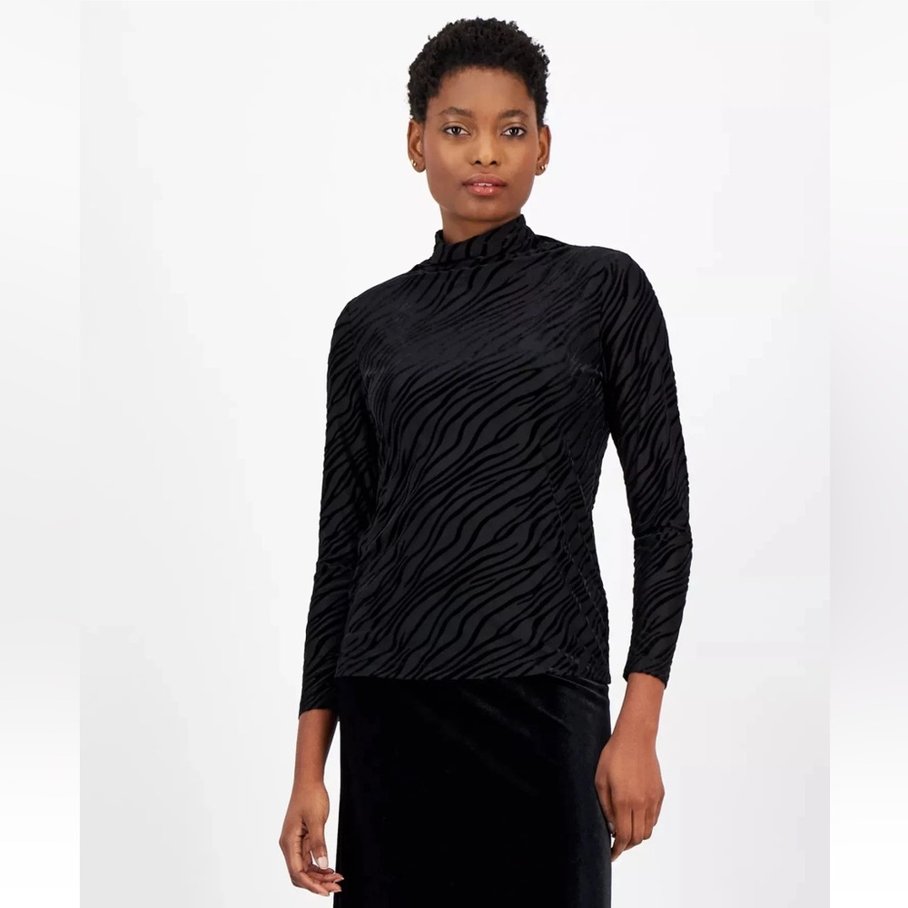 NWOT Anne Klein Velvet Animal Burnout Long-Sleeve Top